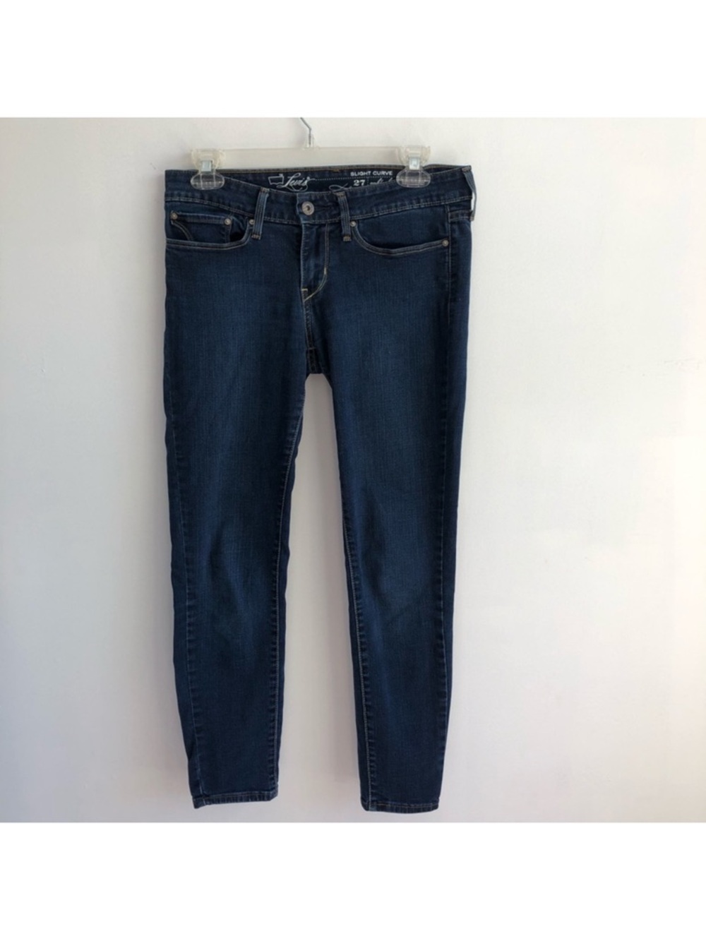 Levi’s Slight Curve Ankle Skinny Size 27